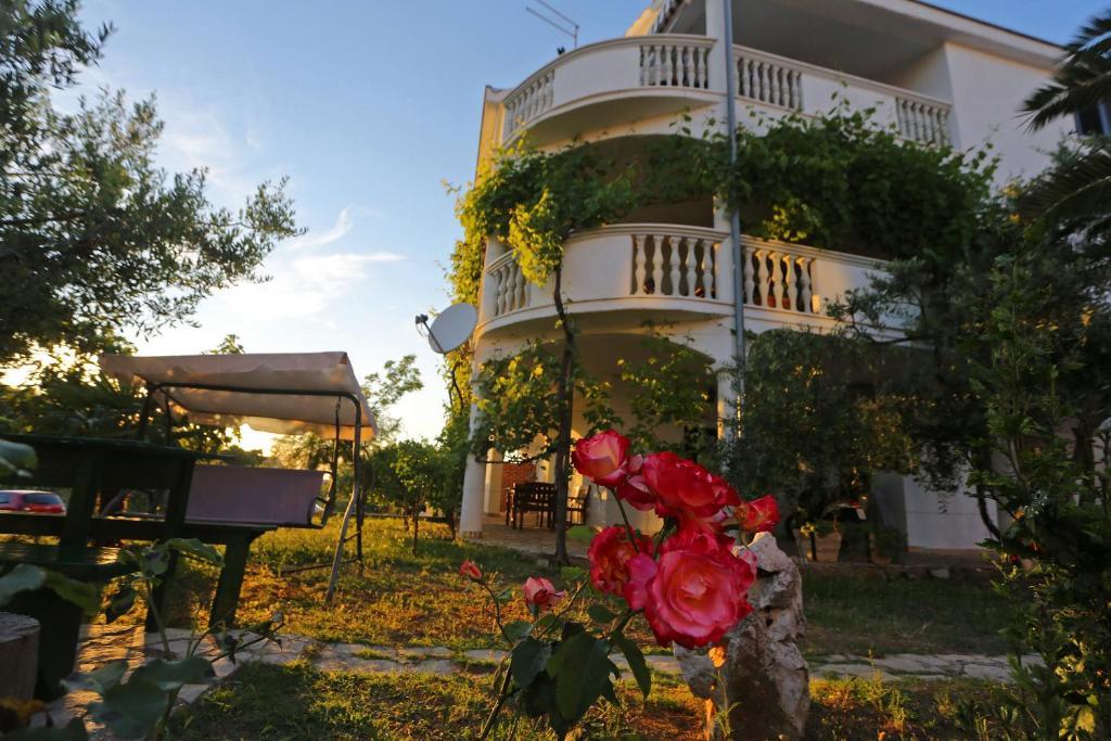 Apartments And A Room Ina 扎达尔 外观 照片